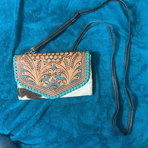 Stylish Brown and White Crossbody Bag - Picture 1 of 7